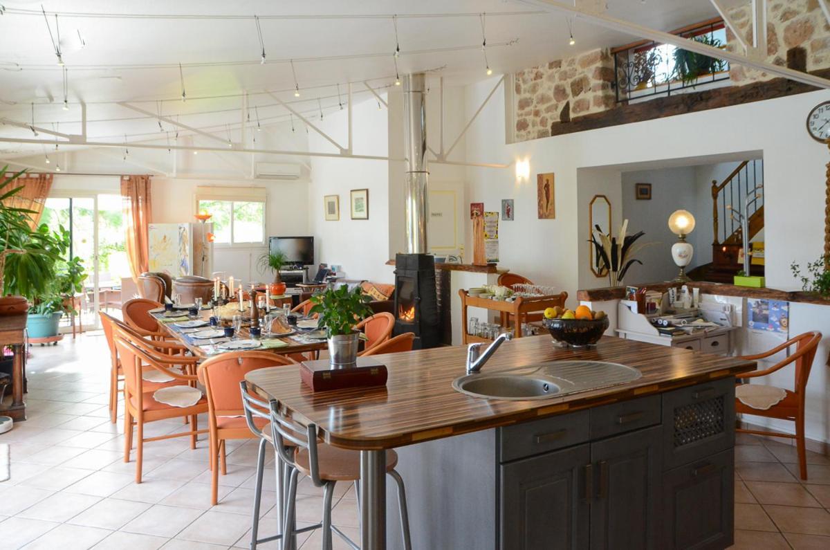 Domaine De La Moretie Cublac Bagian luar foto